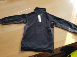 STOPP! Tolle ADIDAS Trainingsjacke Gr. 140, neuwertig Bild 2