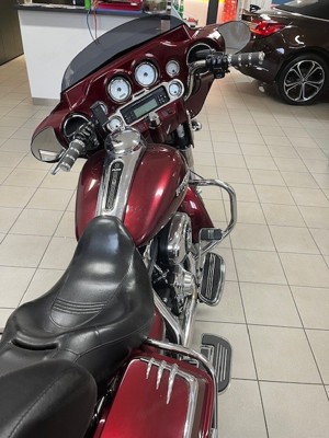 Harley Davidson FLHX Street Glide Bild 3