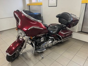 Harley Davidson FLHX Street Glide Bild 2