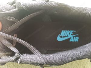 Judendliche Sport Schuhe Nike Bild 3