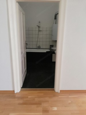 in Wien 77m  Büro Praxis, 3. Stock, Altbau renoviert, 1m  Balkon, Nähe U2 und Riesenrad Bild 2