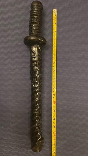 verkaufe meinen gebrauchten riesen Dildo 45cm