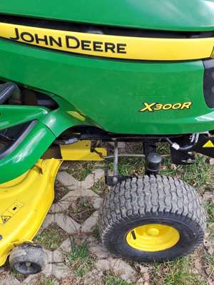 John Deere Rasentraktor X300R Bild 5