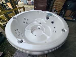 Armstark Denali Whirlpool Jacuzzi