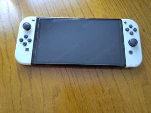 Nintendo Switch Oled + Zubehör Bild 2