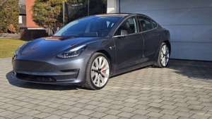 Tesla Model 3 Performance mit EAP Bild 4