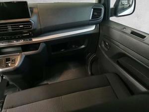 Opel Vivaro Bild 8