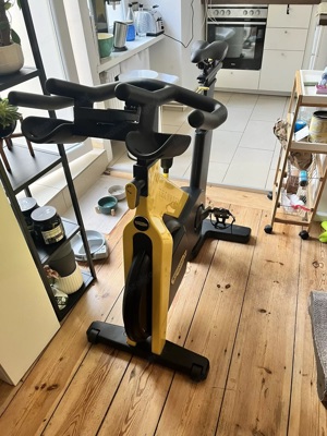 Technogym Bike Heimtrainer Bild 2