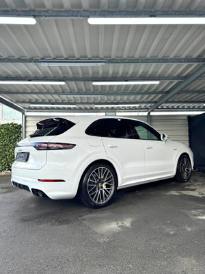 Porsche Cayenne E-Hybrid Tiptronic S Sport Design Bild 2