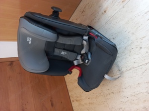 Britax Römer Advansafix IV R Bild 3