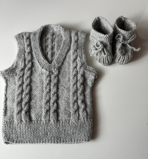 Baby Set selbstgestrickt 