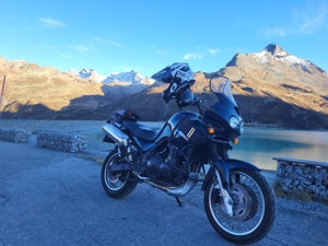 Triumph Tiger 885i 