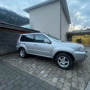 Nissan X-trail 2,5 4x4 pickerl neu und AHK Bild 4