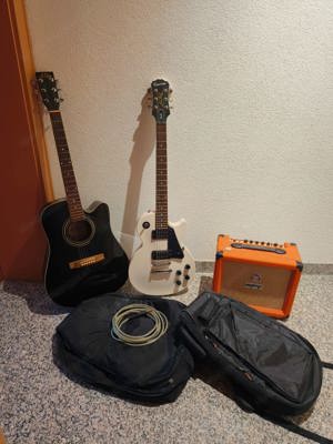 Elektrische Gitarre und Combo mit kostenloser akustischen Gitarre