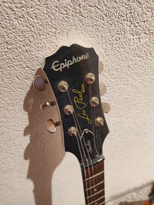 Elektrische Gitarre und Combo mit kostenloser akustischen Gitarre