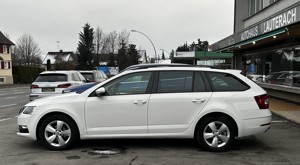 Skoda Octavia Combi Ambition 1,6 TDI DSG  Bild 3