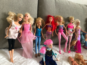 Barbies mit Zubehör