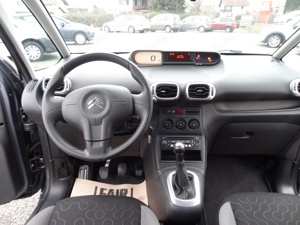 Wenig Kilometer Citröen C3 Picasso 1,4 16V VTi  Comfort !! BENZiNER !! Bild 8