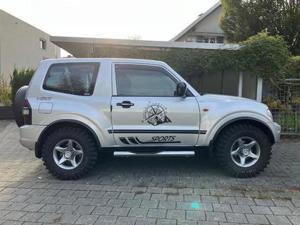 Mitsubishi Pajero Bild 2