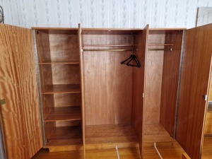 Kleiderschrank Bild 2