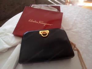 Salvatore Ferragamo Leder Clutch