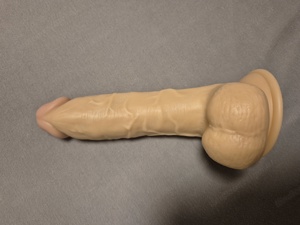 Deluxe Dildo mit praller Eichel, Adern & Hoden, kräftiger Saugnapf (21cm) Bild 2