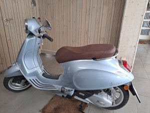 Neuwertige Vespa Primavera 125 ABS Bild 3