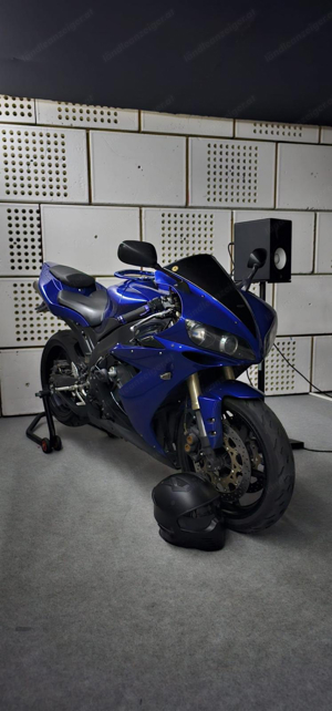 Yamaha YZF  R1 Bild 2