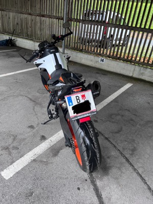 Ktm Duke 890r  Bild 3