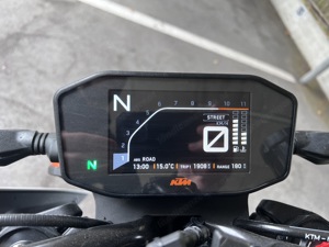 Ktm Duke 890r  Bild 7