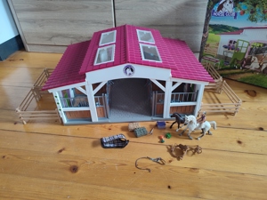 Schleich Pferdestall+ Zubehör Bild 2