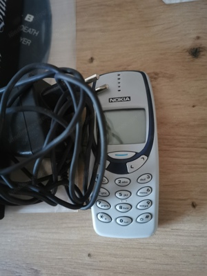 Nokia Kulthandy 3310 original mit Spiel und original Ladegerät. 