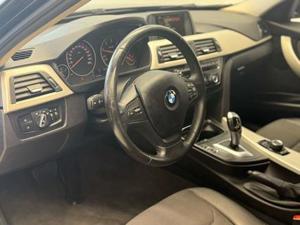 BMW 320 Bild 10