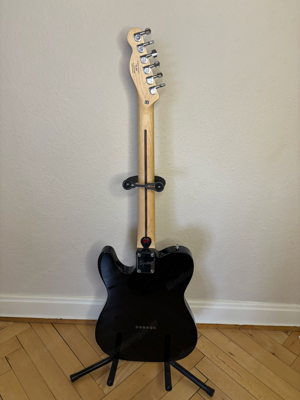 Squier Gitarre mit Zubehör zustand wie neu Bild 3