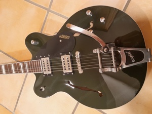 Gitarre Gretsch 2622 T Streamliner mit Bigsby 