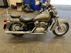 Honda Shadow 125  Bild 4