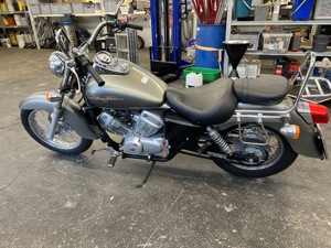 Honda Shadow 125  Bild 5