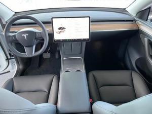 Tesla Model Y Bild 2