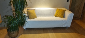 Sofa Zweisitzer mit weißem Stoffbezug