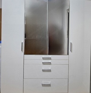 Kleiderschrank  Bild 2