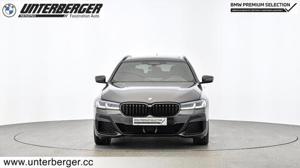 BMW 520d xDrive Touring // M Sportpaket // Anhängerkupplung Bild 3