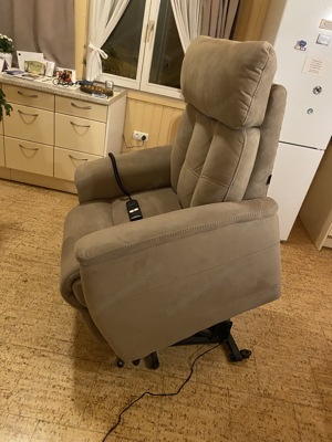 Relaxsessel elektrisch - Liegefunktion & Aufstehhilfe - grau-beige Alcantara - TOP-Angebot Bild 8