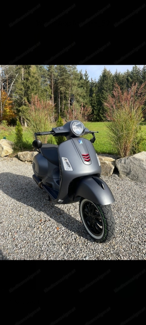 Vespa GTS 300 ABS Bild 2