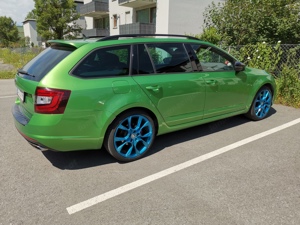 Skoda Octavia Combi 2.0 TSI RS  Bild 2