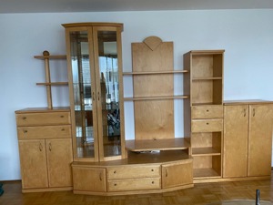 Wohnzimmerschrank aus massivem Holz  Bild 3