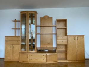 Wohnzimmerschrank aus massivem Holz  Bild 4