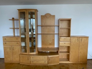 Wohnzimmerschrank aus massivem Holz  Bild 2