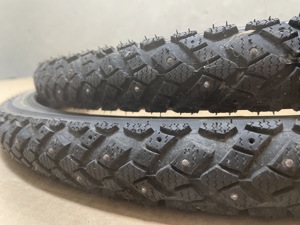 Schwalbe active Winter 26x1.75 Spikereifen Bild 2