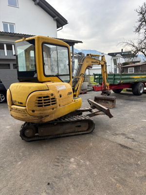 Komatsu Bagger Bild 2