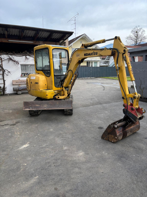 Komatsu Bagger